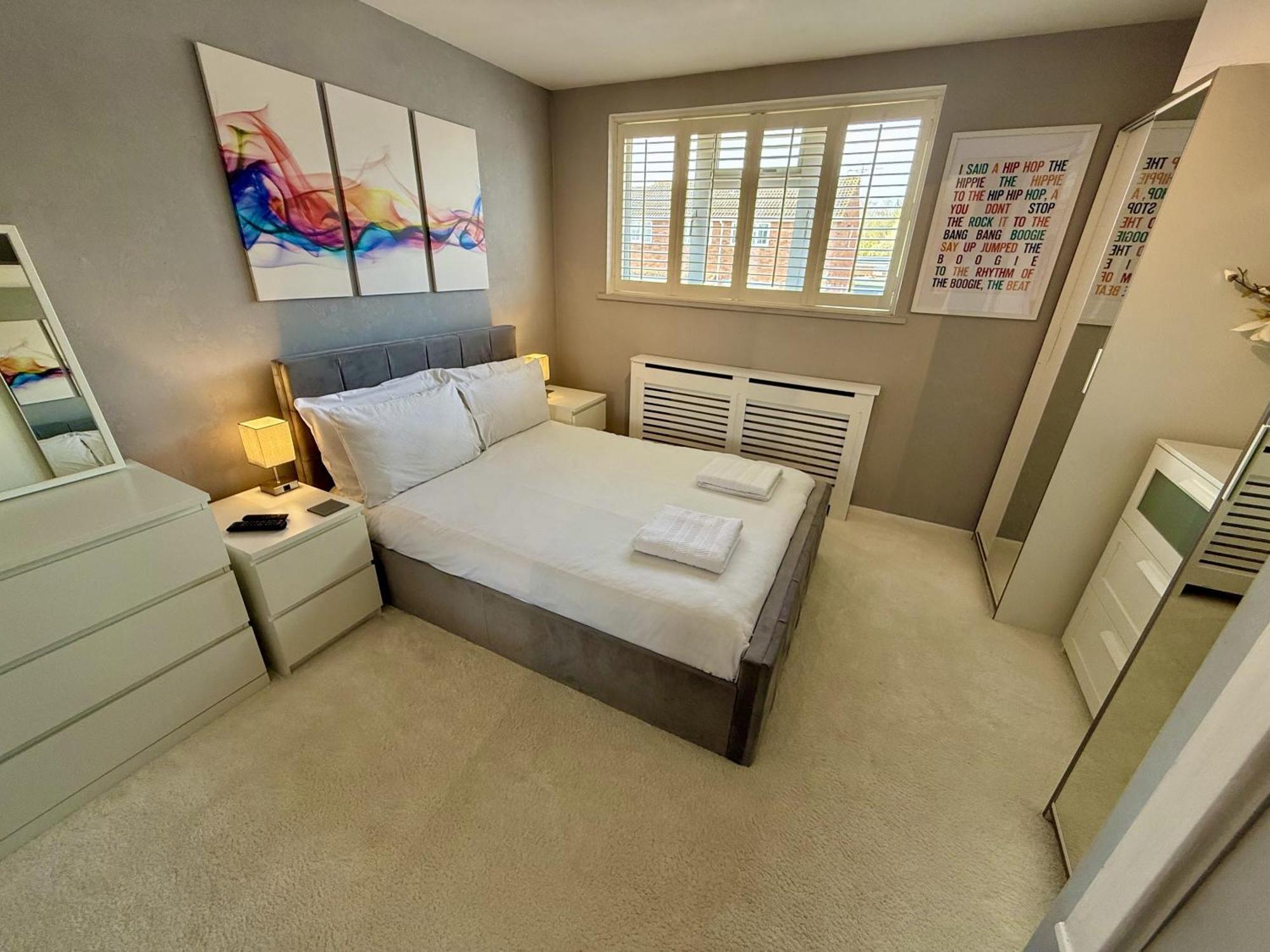 Villa Fantastic 2-Bed House With Parking - Hosted By Hutch Lifestyle à Leamington Spa Extérieur photo